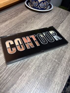 🌻5 for $30🌻Profusion Contour Powder & Highlighter Palette with Brushes